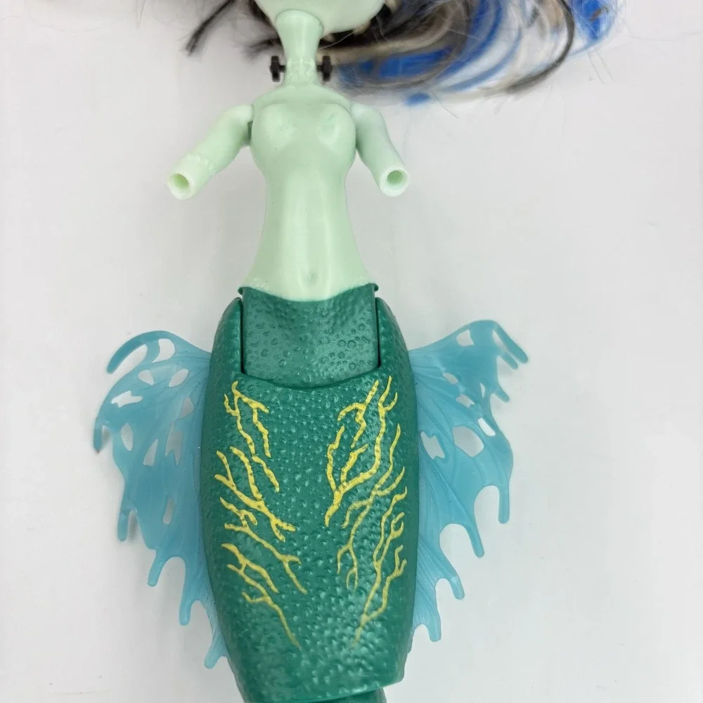 Monster High Frankie Stein Doll Great‎ Scarrier Reef Tail Green Mermaid *FLAWS*